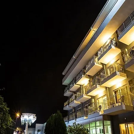 Asel 4* ギョイニュク